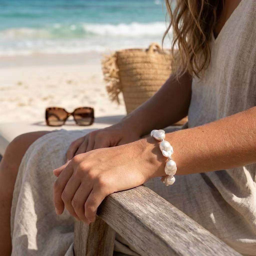Oversized Baroque Pearl Bracelet – Natural 22–24mm Statement Piece
