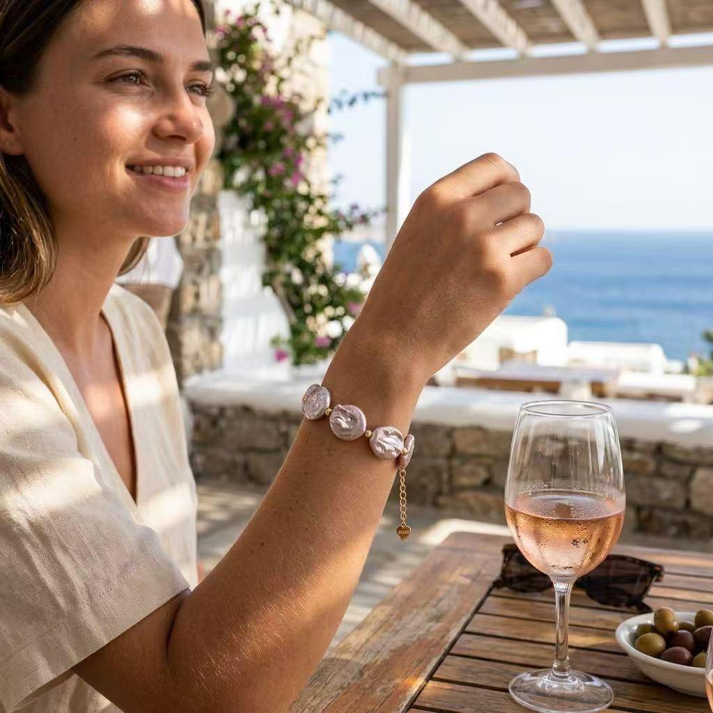 Flat Baroque Pearl Bracelet – Freshwater Pearl, 18K Gold Plated (White / Lavender)